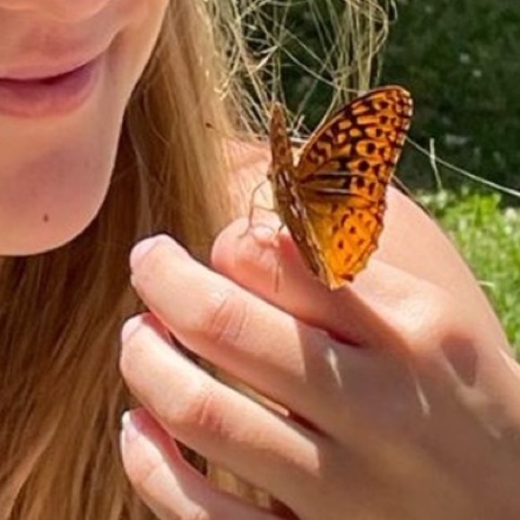 ⭐️WE ARE NOT ALONE💫 - Picture 7 of 10